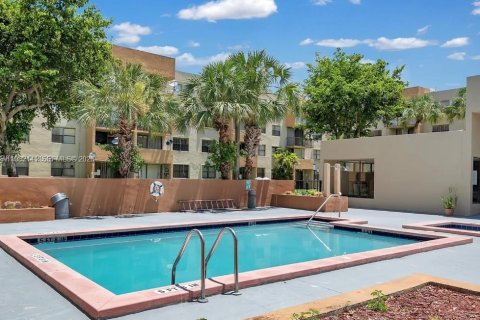 Снять в аренду кондоминиум в Майами, Флорида 2 спальни, 76.83м2, № 2049326 - фото 12