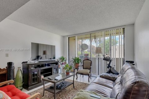 Снять в аренду кондоминиум в Майами, Флорида 2 спальни, 76.83м2, № 2049326 - фото 9