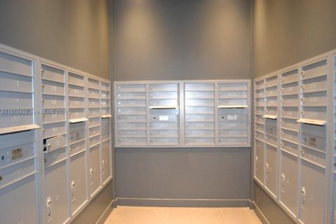 Купить кондоминиум в Халландейл-Бич, Флорида 2 спальни, 95.69м2, № 1987941 - фото 28