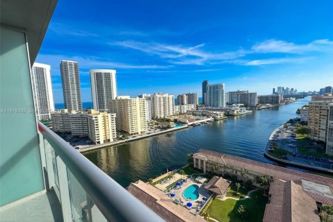 Купить кондоминиум в Халландейл-Бич, Флорида 2 спальни, 95.69м2, № 1987941 - фото 12