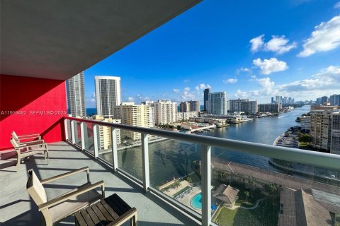 Купить кондоминиум в Халландейл-Бич, Флорида 2 спальни, 95.69м2, № 1987941 - фото 13