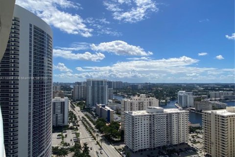 Купить кондоминиум в Халландейл-Бич, Флорида 2 спальни, 100.89м2, № 1983418 - фото 14