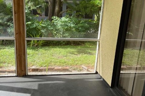 Casa en alquiler en Port Charlotte, Florida, 2 dormitorios, 76.64 m2 № 1901641 - foto 17