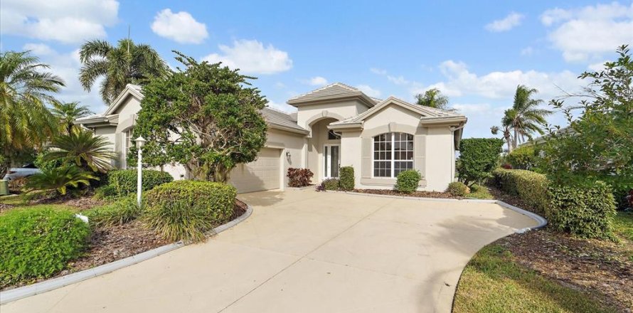 Villa ou maison à Lakewood Ranch, Floride 3 chambres, 228.63 m2 № 2092637