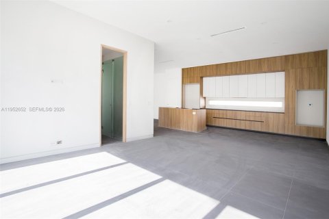 Casa en venta en Miami, Florida, 3 dormitorios, 292.18 m2 № 2007775 - foto 10