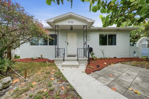 House in Saint Petersburg, Florida 2 bedrooms, 108.32 sq.m. № 2227539 - photo 5