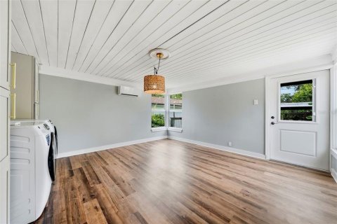 House in Saint Petersburg, Florida 2 bedrooms, 108.32 sq.m. № 2227539 - photo 16