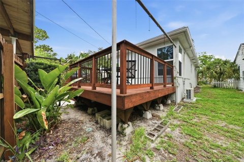 House in Saint Petersburg, Florida 2 bedrooms, 108.32 sq.m. № 2227539 - photo 26