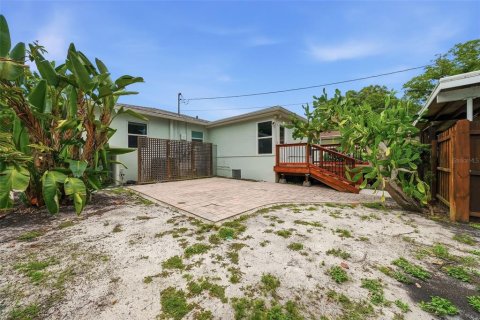 House in Saint Petersburg, Florida 2 bedrooms, 108.32 sq.m. № 2227539 - photo 22