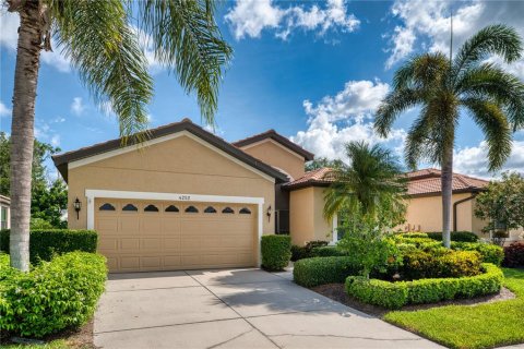 House in Sarasota, Florida 3 bedrooms, 206.8 sq.m. № 2227319 - photo 2