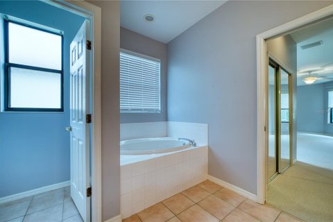 House in Sarasota, Florida 3 bedrooms, 206.8 sq.m. № 2227319 - photo 20
