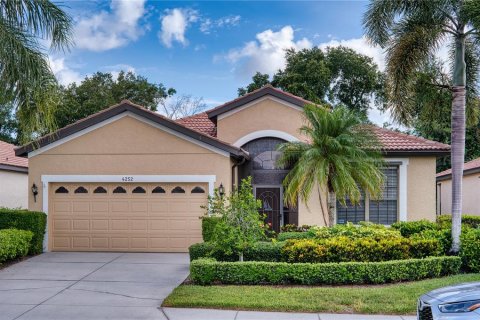 House in Sarasota, Florida 3 bedrooms, 206.8 sq.m. № 2227319