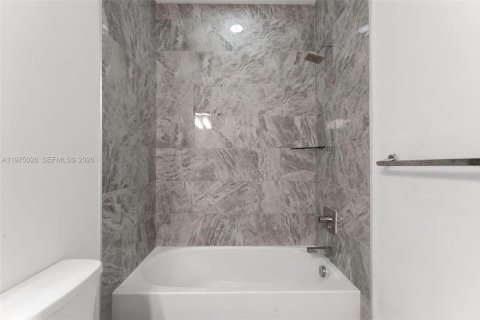 Touwnhouse à vendre à Deerfield Beach, Floride: 3 chambres, 166.02 m2 № 2040119 - photo 28