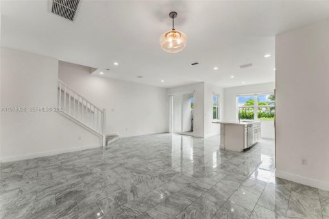 Touwnhouse à vendre à Deerfield Beach, Floride: 3 chambres, 166.02 m2 № 2040119 - photo 7