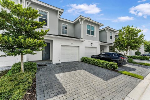 Touwnhouse à vendre à Deerfield Beach, Floride: 3 chambres, 166.02 m2 № 2040119 - photo 3