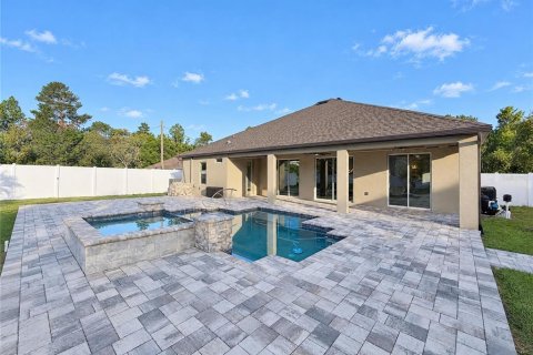 Villa ou maison à vendre à Weeki Wachee, Floride: 4 chambres, 290.04 m2 № 2433228 - photo 4