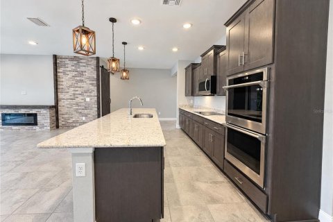 Villa ou maison à vendre à Weeki Wachee, Floride: 4 chambres, 290.04 m2 № 2433228 - photo 5