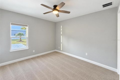 Villa ou maison à vendre à Weeki Wachee, Floride: 4 chambres, 290.04 m2 № 2433228 - photo 10