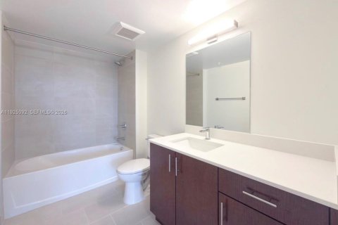 Снять в аренду квартиру в Суитуотер, Флорида 2 спальни, 479.75м2, № 2079166 - фото 13