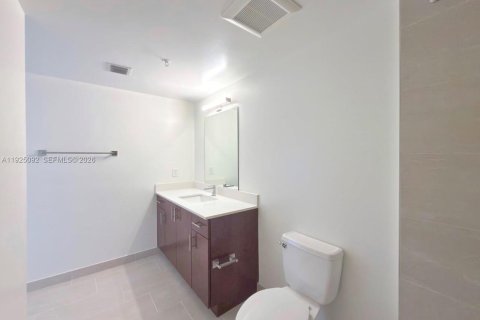 Снять в аренду квартиру в Суитуотер, Флорида 2 спальни, 479.75м2, № 2079166 - фото 6