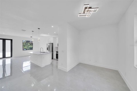 Villa ou maison à vendre à Port Charlotte, Floride: 3 chambres, 153.85 m2 № 1856517 - photo 16