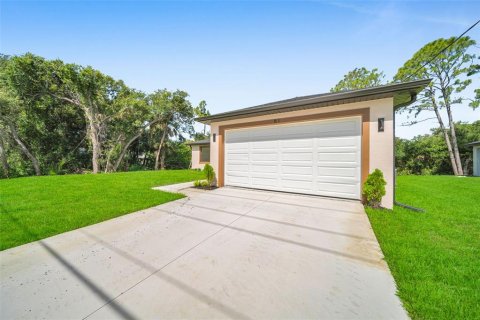 Villa ou maison à vendre à Port Charlotte, Floride: 3 chambres, 153.85 m2 № 1856517 - photo 1