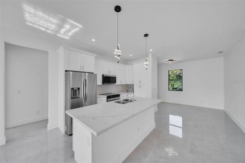 Villa ou maison à vendre à Port Charlotte, Floride: 3 chambres, 153.85 m2 № 1856517 - photo 23