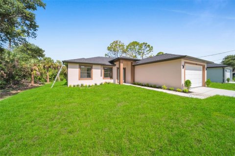 Villa ou maison à vendre à Port Charlotte, Floride: 3 chambres, 153.85 m2 № 1856517 - photo 2
