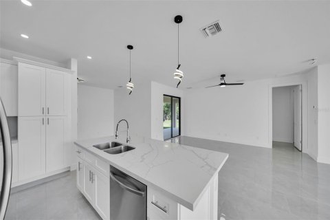 Villa ou maison à vendre à Port Charlotte, Floride: 3 chambres, 153.85 m2 № 1856517 - photo 22