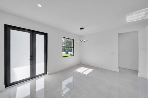 Villa ou maison à vendre à Port Charlotte, Floride: 3 chambres, 153.85 m2 № 1856517 - photo 18