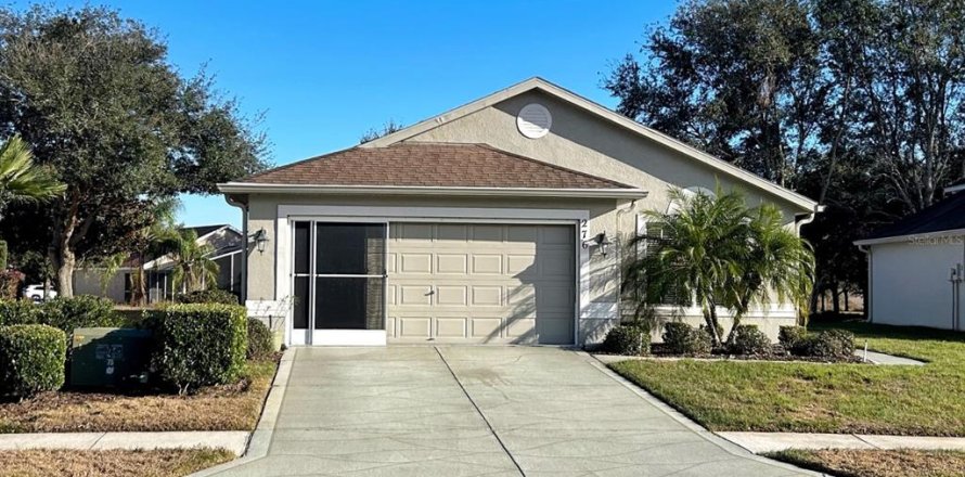 House in Spring Hill, Florida 2 bedrooms, 137.5 sq.m. № 1765741