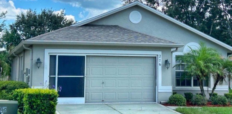 Casa en Spring Hill, Florida 2 dormitorios, 137.5 m2 № 1765741