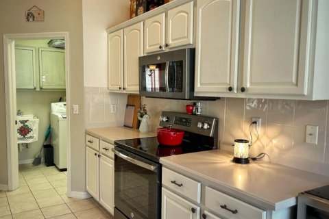House in Spring Hill, Florida 2 bedrooms, 137.5 sq.m. № 1765741 - photo 14