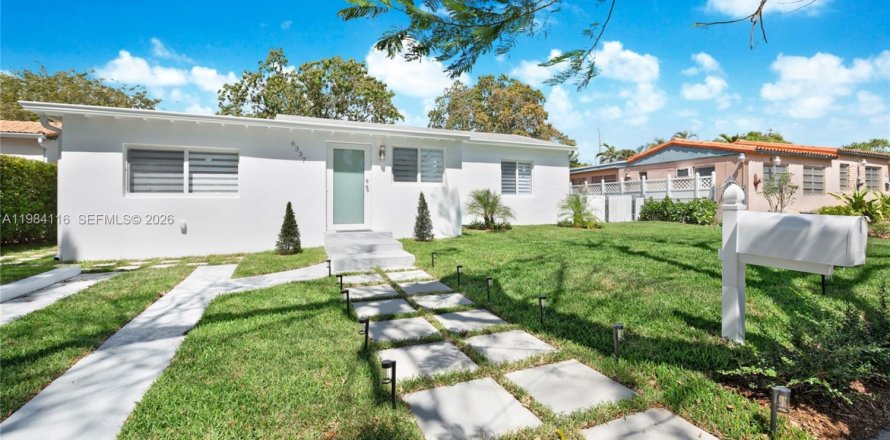 Дом в Уэст -Майами, Флорида 3 спальни, 113.34м2 № 2048584