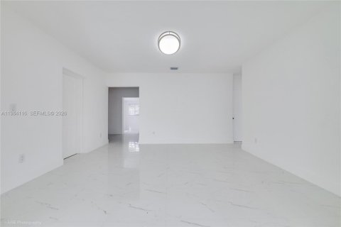 Купить виллу или дом в Уэст -Майами, Флорида 3 спальни, 113.34м2, № 2048584 - фото 17