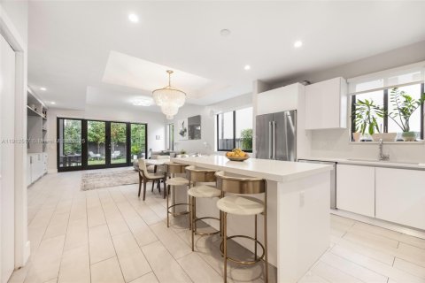 Touwnhouse à vendre à Miami, Floride: 3 chambres, 229.65 m2 № 1970415 - photo 3