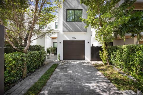 Touwnhouse à vendre à Miami, Floride: 3 chambres, 229.65 m2 № 1970415 - photo 2