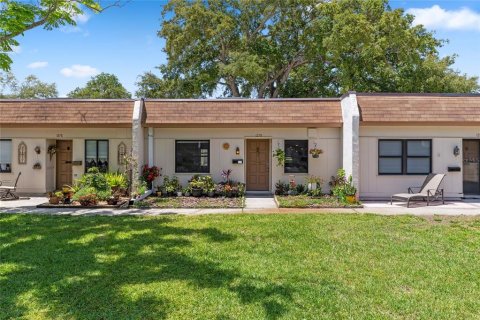 Condo in Clearwater, Florida, 2 bedrooms  № 1666922 - photo 1