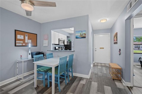 Condo in Clearwater, Florida, 2 bedrooms  № 1666922 - photo 9