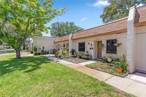 Condo in Clearwater, Florida, 2 bedrooms  № 1666922 - photo 2