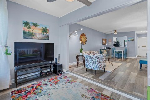 Condo in Clearwater, Florida, 2 bedrooms  № 1666922 - photo 17
