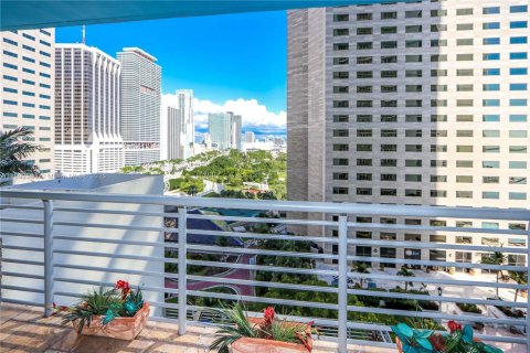 Condo in Miami, Florida, 2 bedrooms  № 2052727