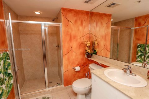 Condo in Miami, Florida, 2 bedrooms  № 2052727 - photo 12