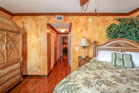 Condo in Miami, Florida, 2 bedrooms  № 2052727 - photo 19