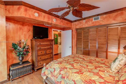 Condo in Miami, Florida, 2 bedrooms  № 2052727 - photo 15