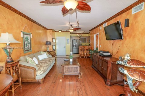 Condo in Miami, Florida, 2 bedrooms  № 2052727 - photo 4