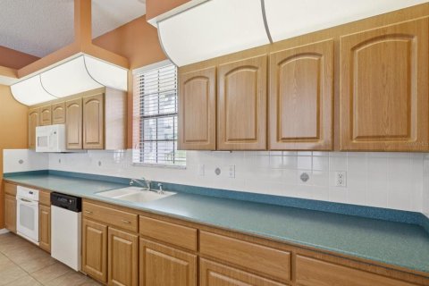 House in Spring Hill, Florida 5 bedrooms, 334.17 sq.m. № 1822982 - photo 10