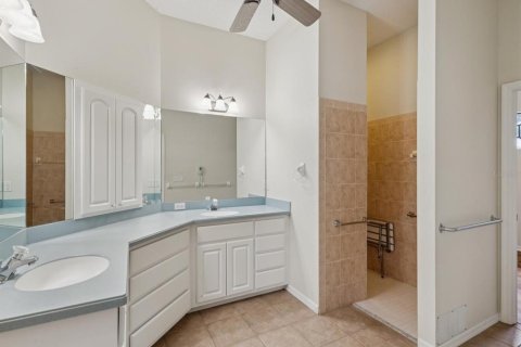 House in Spring Hill, Florida 5 bedrooms, 334.17 sq.m. № 1822982 - photo 25