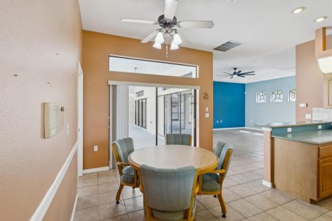 House in Spring Hill, Florida 5 bedrooms, 334.17 sq.m. № 1822982 - photo 13