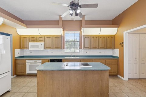 House in Spring Hill, Florida 5 bedrooms, 334.17 sq.m. № 1822982 - photo 11
